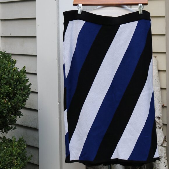New Yprk & Cpmpany Blue Black White Diagonal Stripe Sweater Knit Midi Skirt  XL - Picture 6 of 8